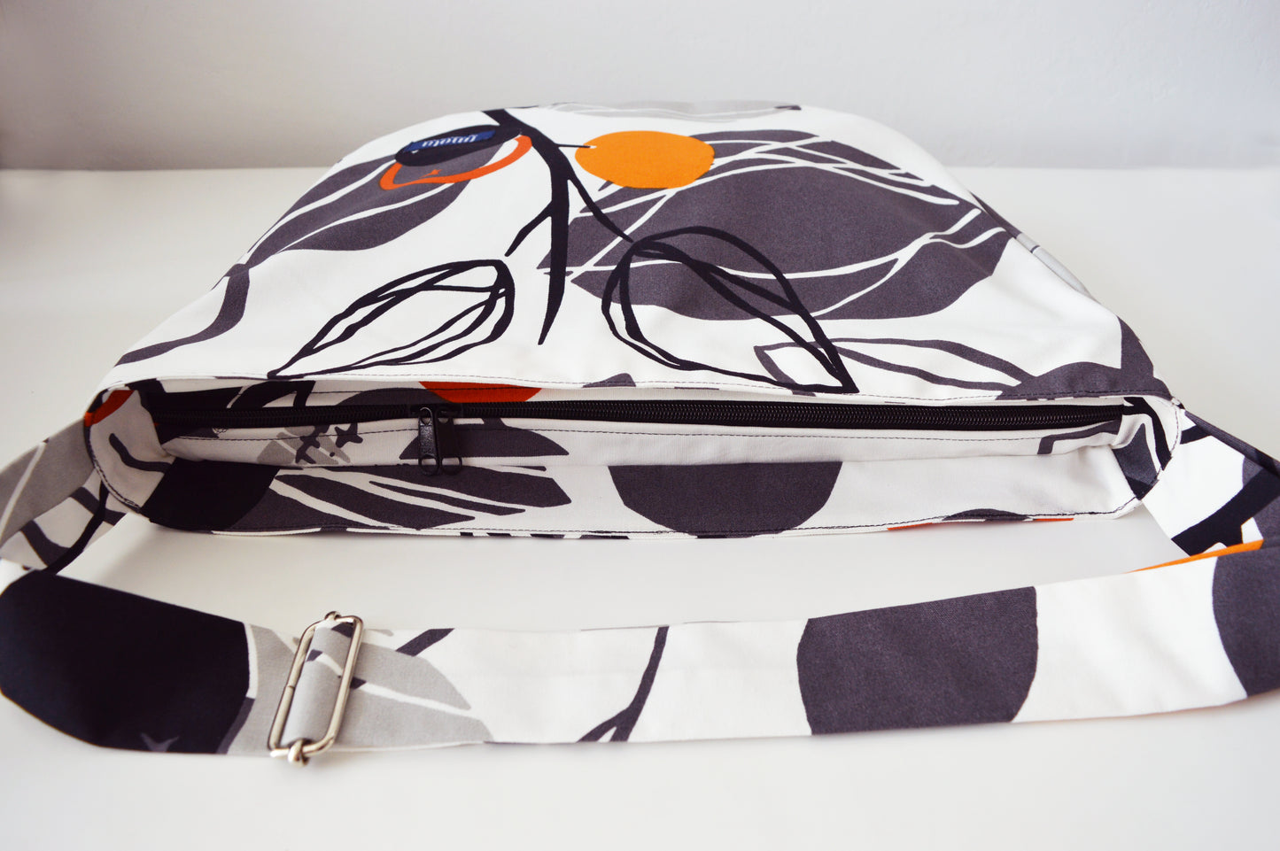 White gray bike crossbody bag bike messenger bag with orange berry 1.1 BASIC COLLECTION