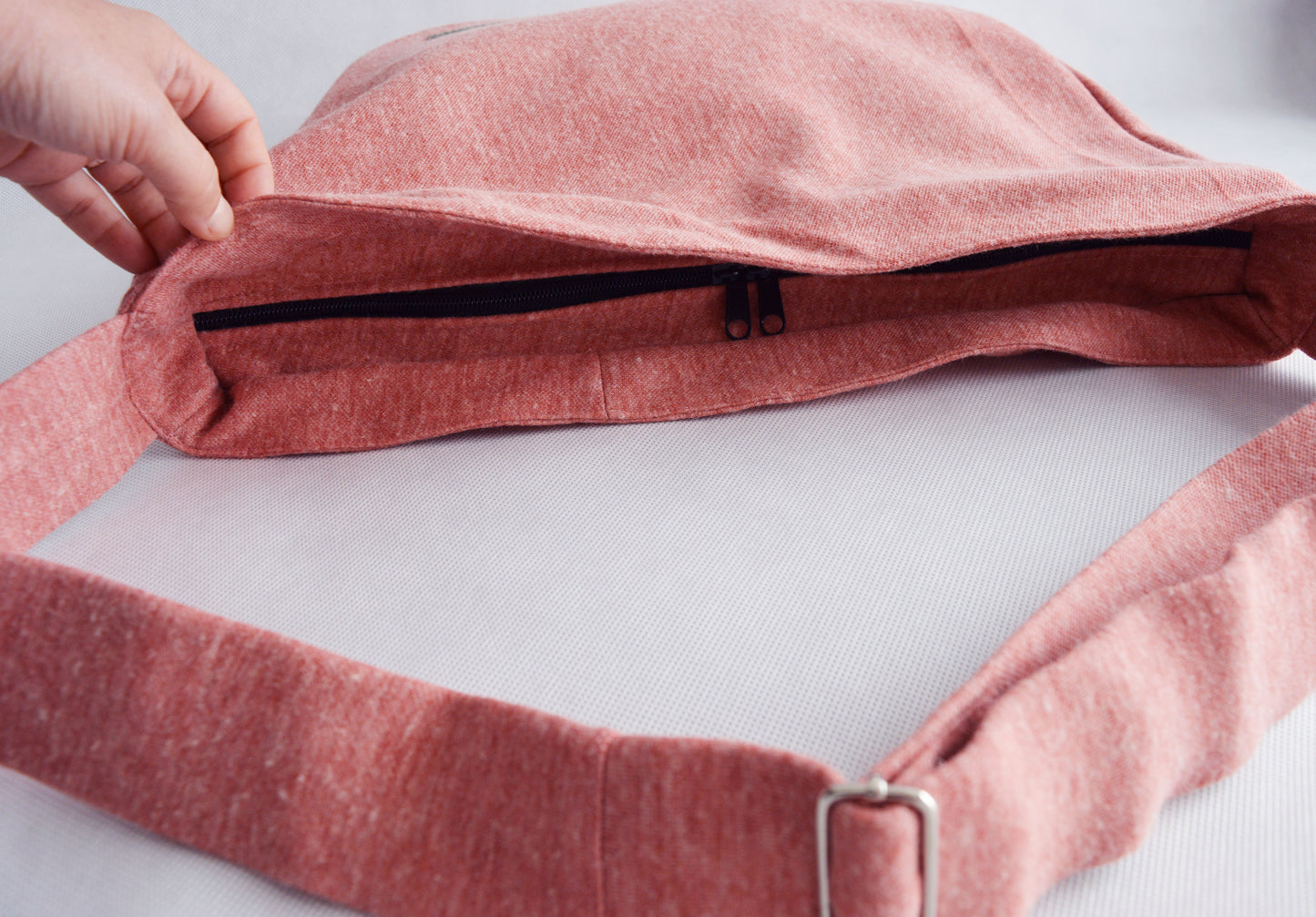 Bike crossbody bag bike messenger bag salmon pink cycling bag minimalist simple casual sweater bag rose sporty bag 1.1 BASIC COLLECTION