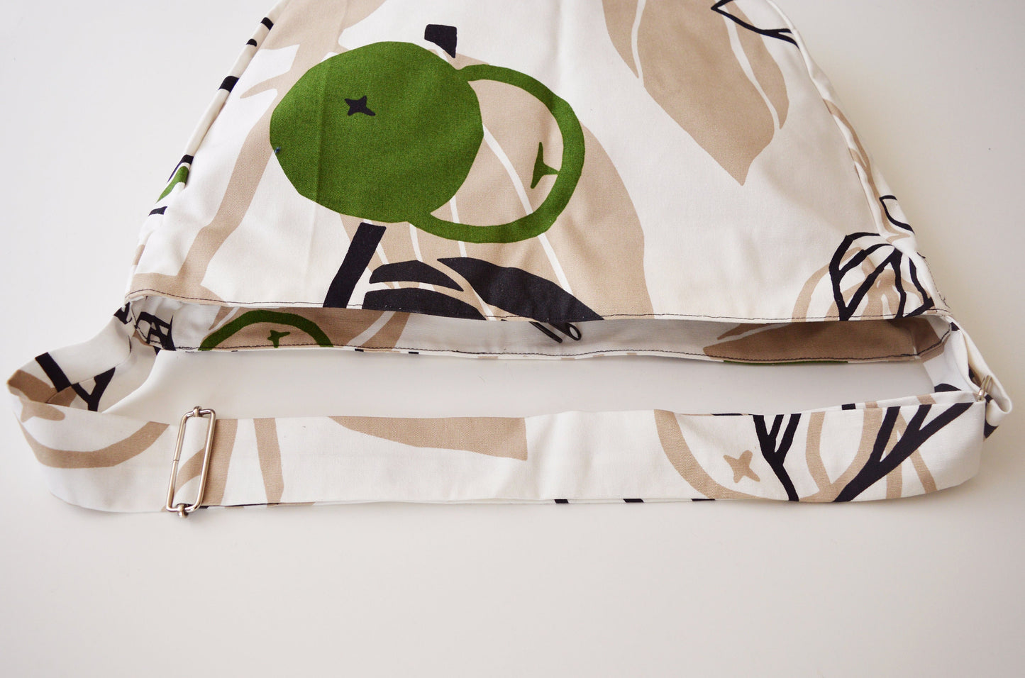 White beige bike crossbody bag bike messenger bag with moss green olive green berry pattern 1.1 BASIC COLLECTION