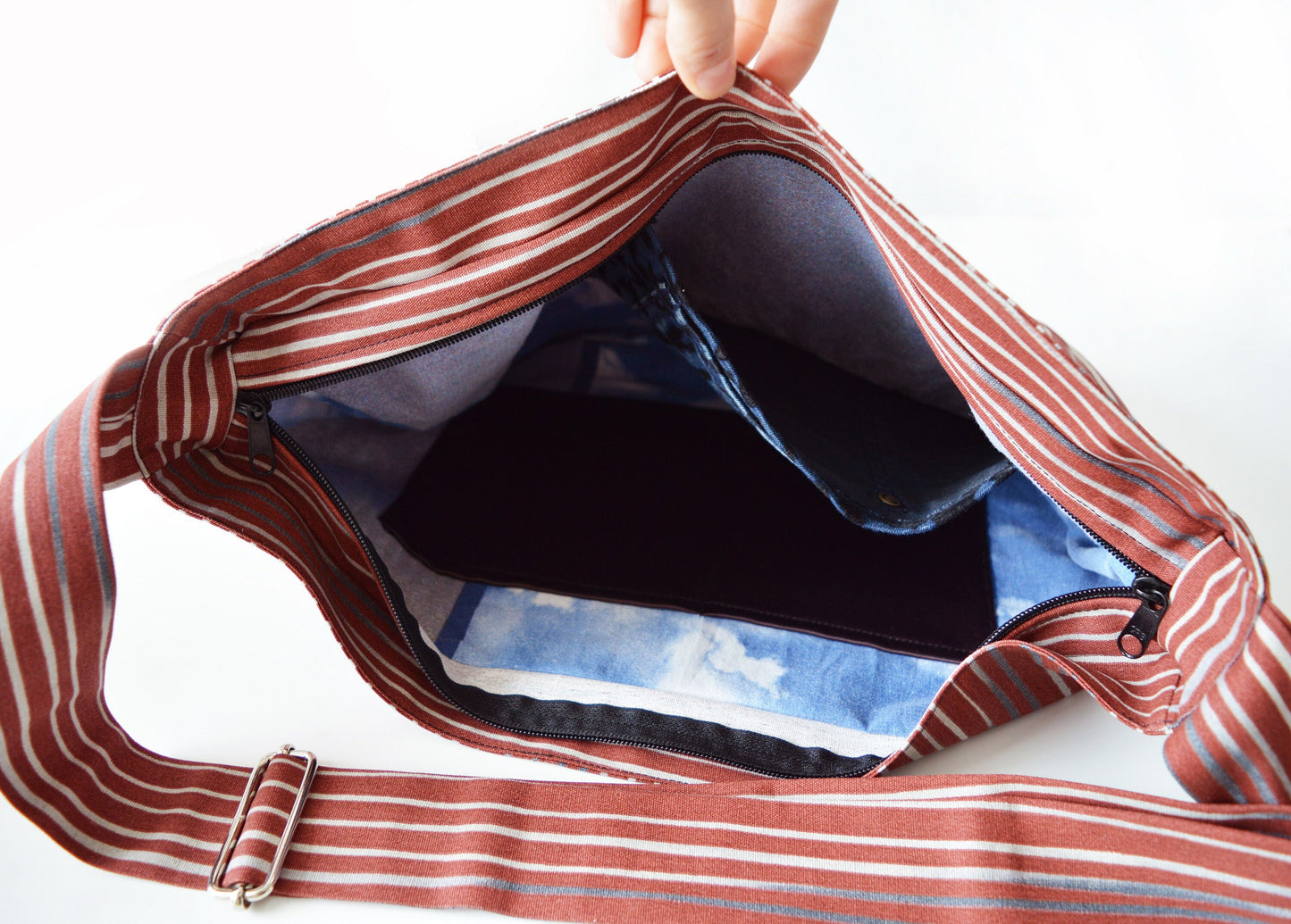 Bike crossbody bag bike messenger bag striped brick red brown cycling bag cottage chic shabby minimalist simple casual 1.1 BASIC COLLECTION